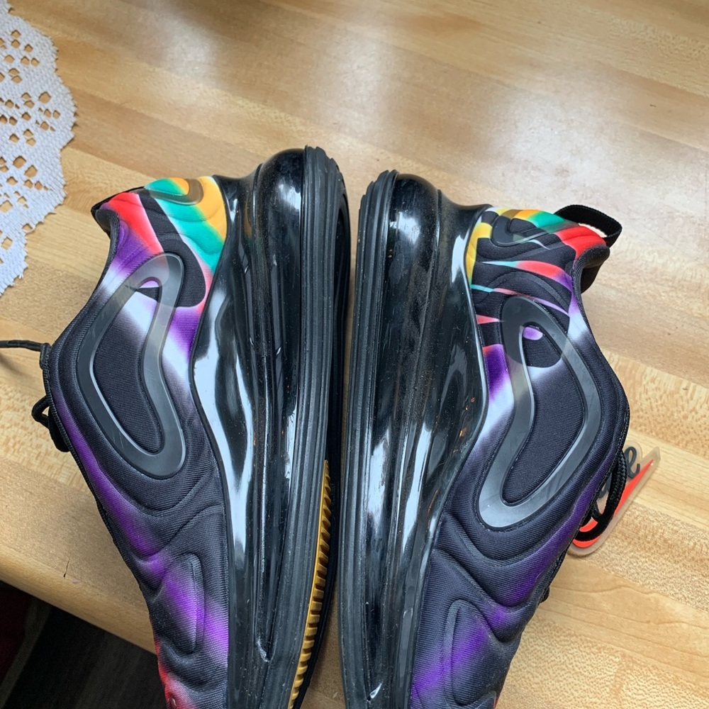 Nike Air Max 720 - Picture 3 of 4